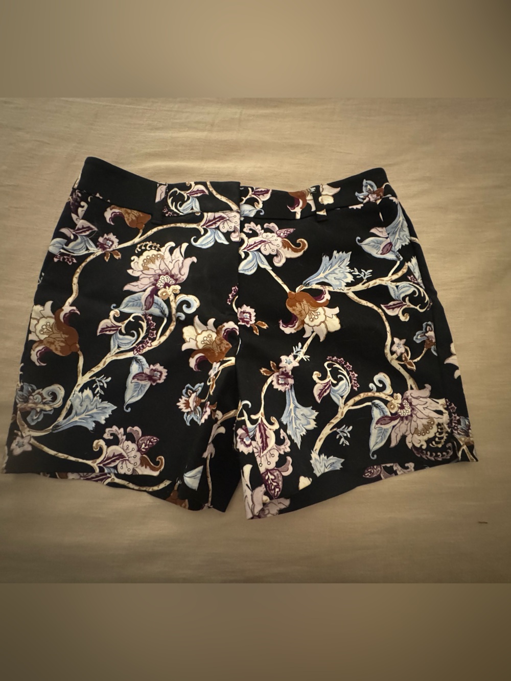 NWT White House Black Market Floral Print Women's A Line Tailored Shorts 4